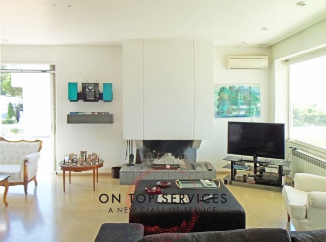 (For Sale) Residential Floor Apartment || Athens North/Kifissia - 250 Sq.m, 6 Bedrooms, 450.000€ 